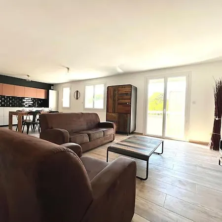 Apartament Le Saint-jalmes P2 + Parking *